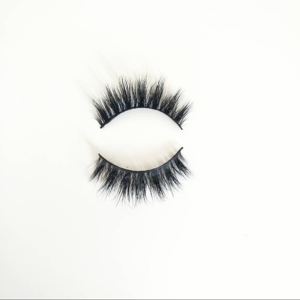 LaShaé Beauty “London” Mink Lashes